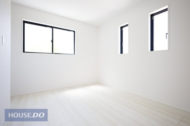 �Q�� �y�Q���z���n�����ʐ^�B���邢�̌��̓����Q���ł��B �iCG�ŉƋ��z�u����O�̌����摜�ł��B�j