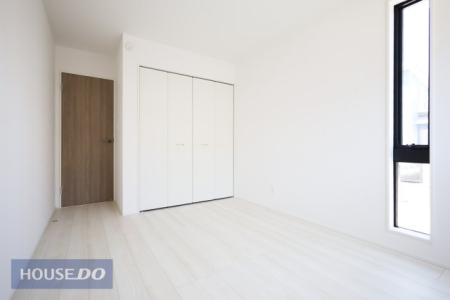 �Q�� �y�Q���z���n�����ʐ^�B���邢�̌��̓����Q���ł��B �iCG�ŉƋ��z�u����O�̌����摜�ł��B�j