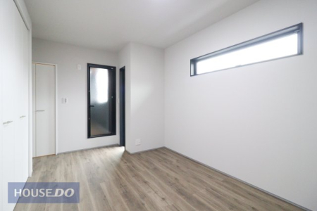 �Q�� �y�Q���z���邢�̌��̓����Q���͑傫���x�b�g���]�T�������ē���L���B