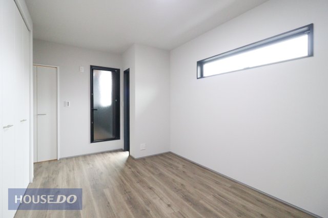 �Q�� �y�Q���z���邢�̌��̓����Q���͑傫���x�b�g���]�T�������ē���L���B