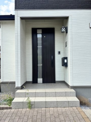  �y���փG���g�����X/���n�ʐ^�z�������Ƃ������ցB���s���̂���|�[�`�ŉJ�̓������S�ł��B