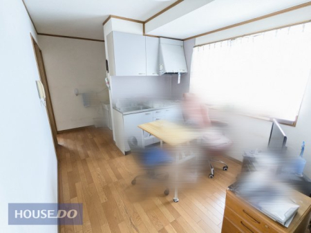  2�K�̃t���[�X�y�[�X�ł��B�~�j�L�b�`�����������܂��B