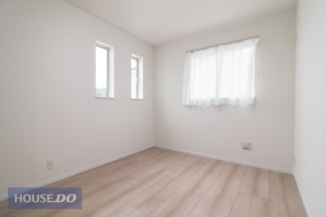�Q�� �y�Q���z���邢�̌��̓����Q���͑傫���x�b�g���]�T�������ē���L���B