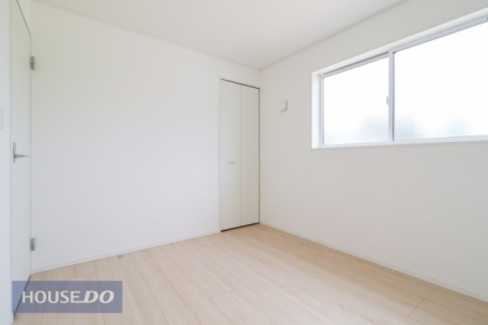 �Q�� �y�Q���z���邢�̌��̓����Q���͑傫���x�b�g���]�T�������ē���L���B