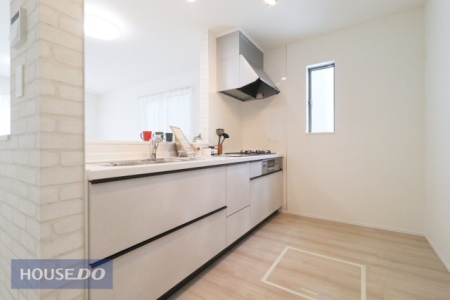 �L�b�`�� �L�b�`���F�Ƒ��̏Ί炪���܂�闝�z�̃L�b�`�����Ǝ��������Ɗy����������K�ȃL�b�`���X�y�[�X�ł���