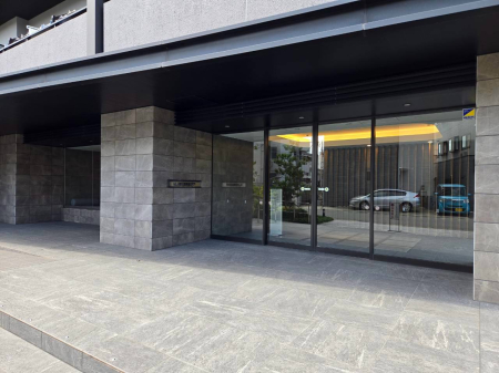�G���g�����X -