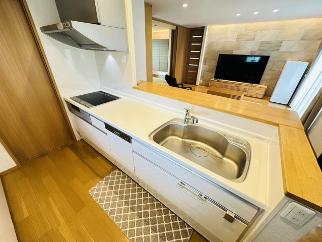 �L�b�`�� �L�X�Ƃ����L�b�`���X�y�[�X�̓X�g���X�Ȃ����������邱�Ƃ��ł��܂��B�y���������������āA���������H����͂ނ̂��y���݂ɂȂ�܂��ˁB