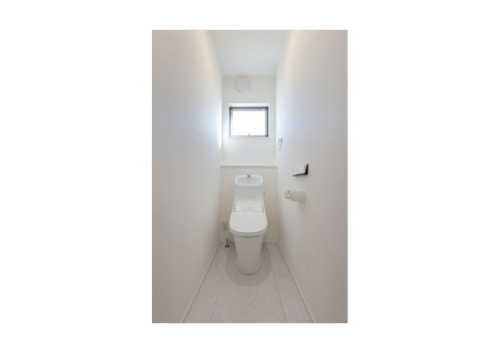 �g�C�� �������g�[�֍��t���B�Q�ӏ�����̂ŁA�Z�������ł����S��ق��ƈꑧ����v���C�x�[�g��Ԃ͍L�߂̐݌v�ƂȂ��Ă���܂��B�i3�N�O�����̎ʐ^�j