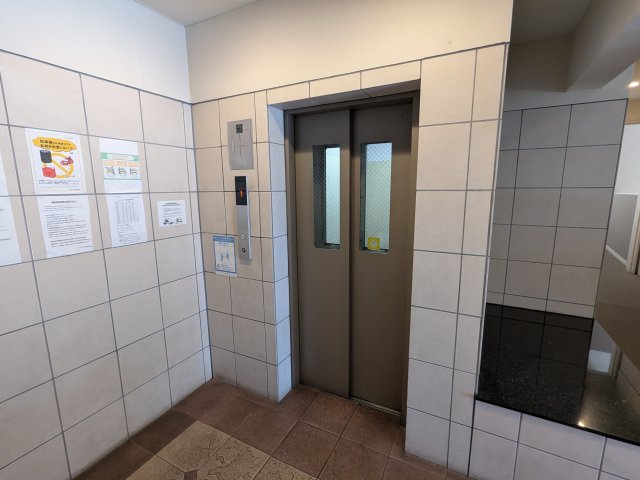 ���̑� �G���x�[�^�[
