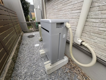 ���̑����� 9.8KW�̒~�d�r�����Ă���܂��B�}�Ȓ�d��ЊQ�΍�A�d�C��̐ߖ��